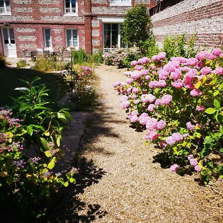La Nouvelle Criqueboise Bed & Breakfast