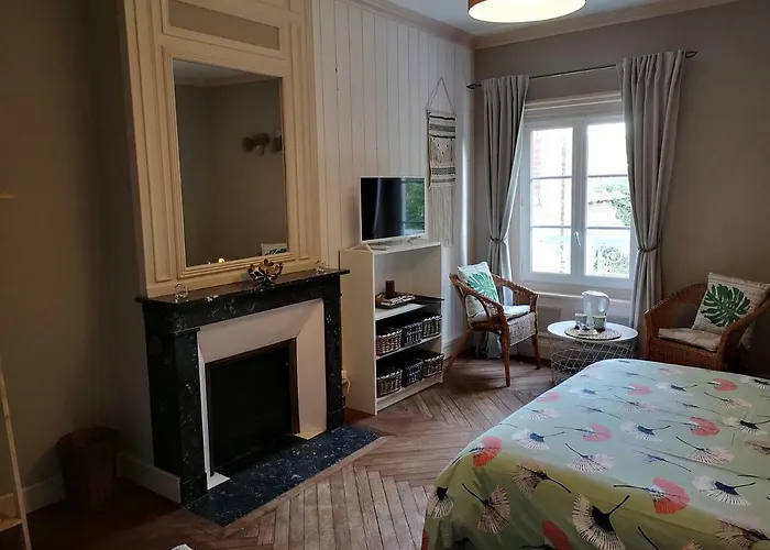 La Nouvelle Criqueboise Bed and Breakfast 4*